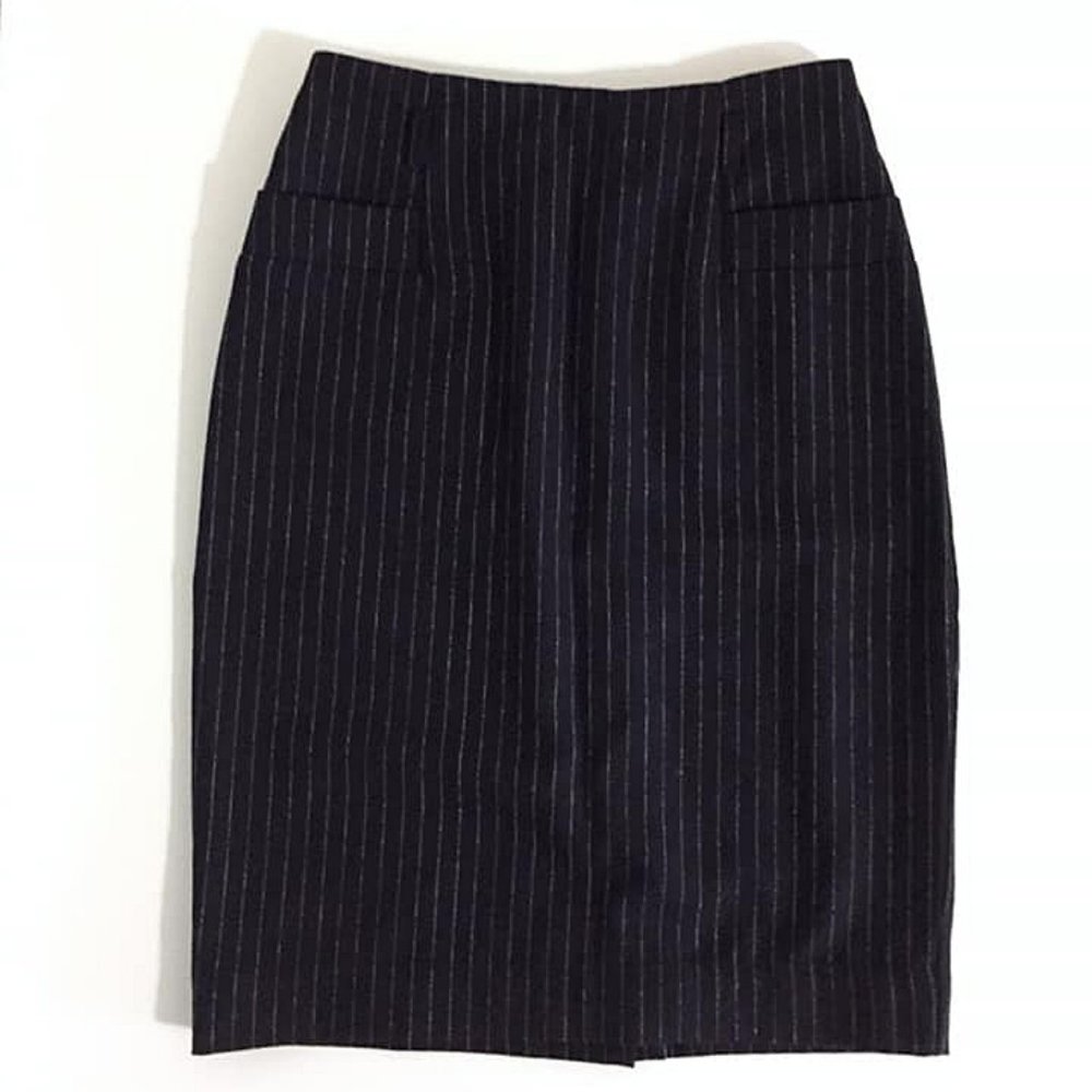 4/25$ 🌻 H&M Navy Pinstripe Wool Pencil Skirt